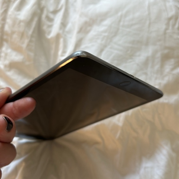 Apple iPad mini 2 MODEL A1490 - Picture 7 of 11